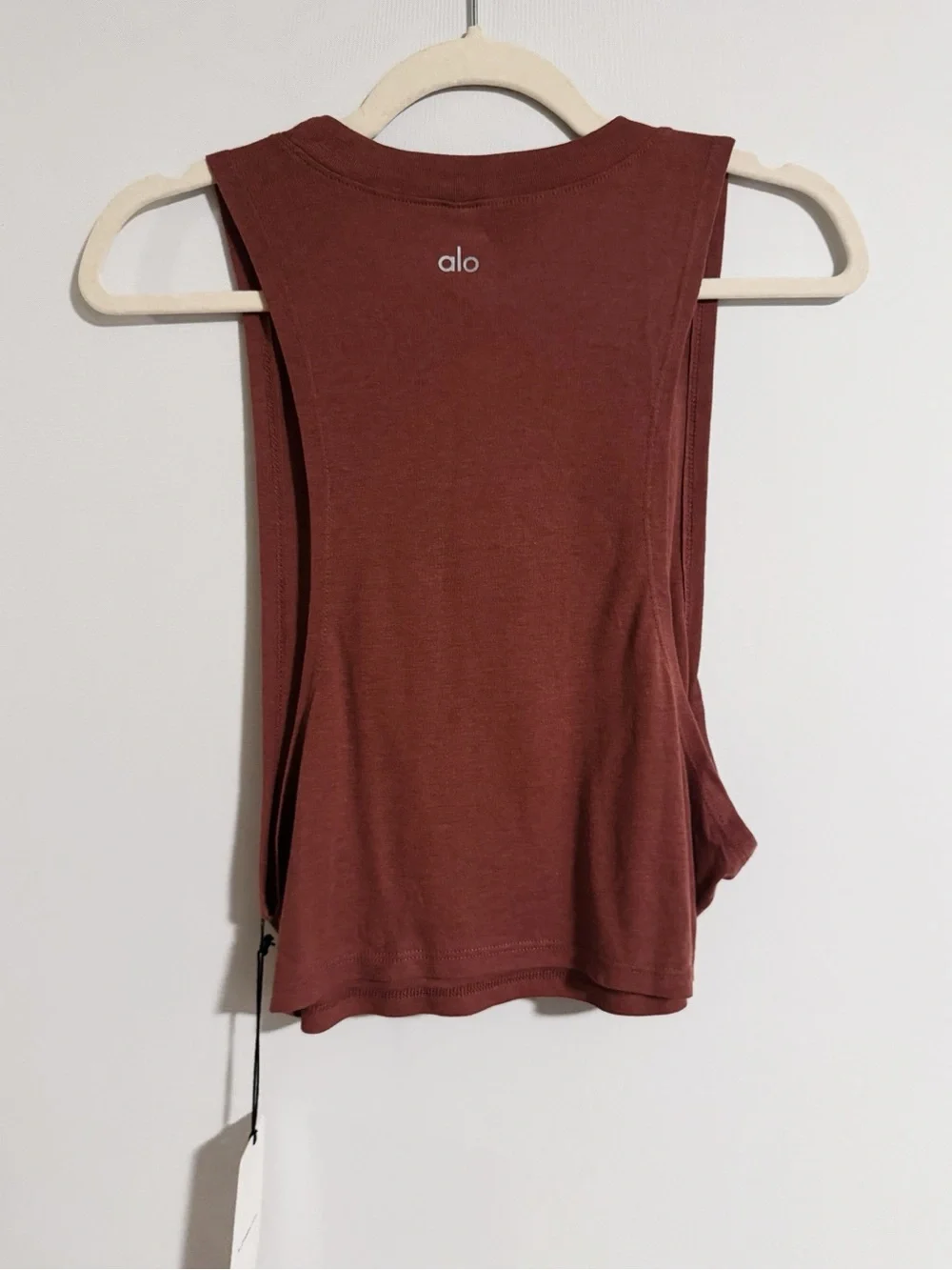 Alo Yoga - Dark Clay Crop Muscle Tank